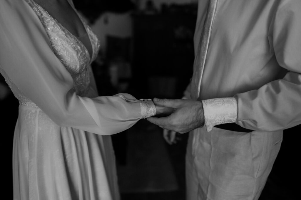 svadobné prípravy nevesta so ženíchom, svadobný fotograf východ