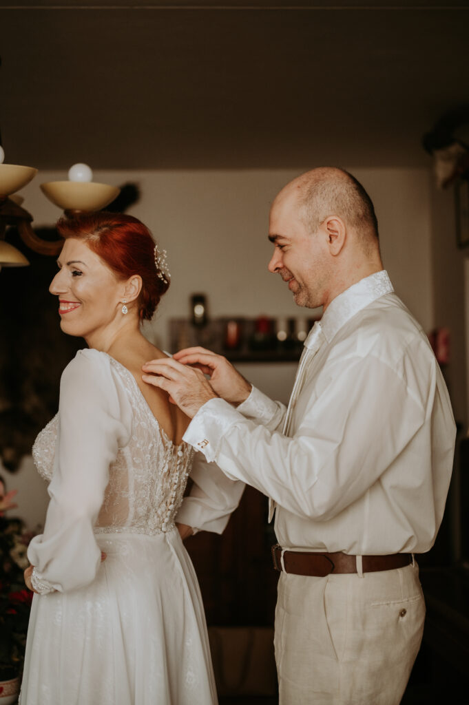 spoločné prípravy nevesta a ženích svadobný fotograf košice